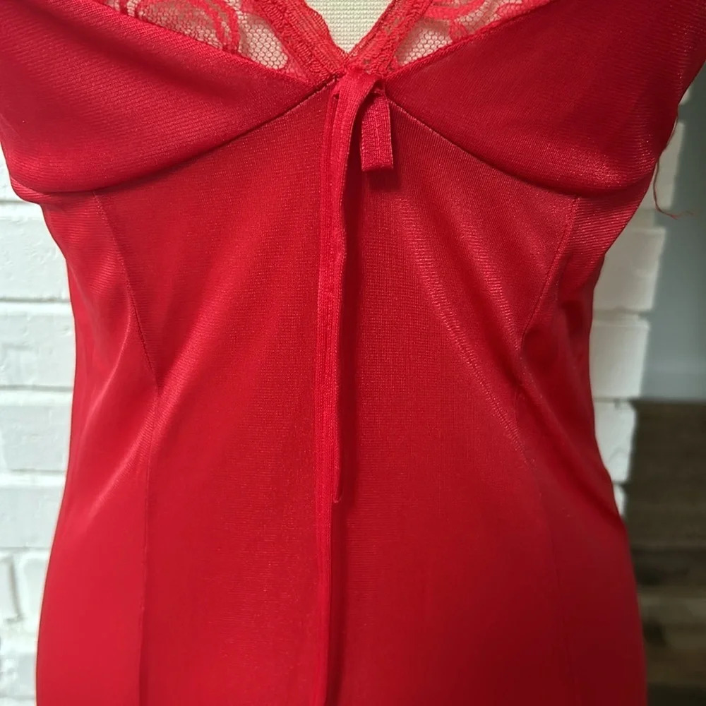 Vintage Paramount New York Red Lace Nightgown Small - Picture 3 of 13